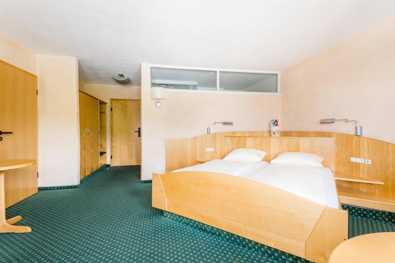 Bike- Und Ferienhotel Freiburg Merzhausen Екстер'єр фото
