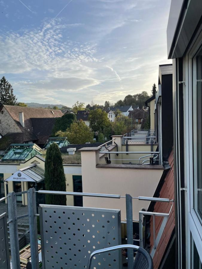 Bike- Und Ferienhotel Freiburg Merzhausen Екстер'єр фото