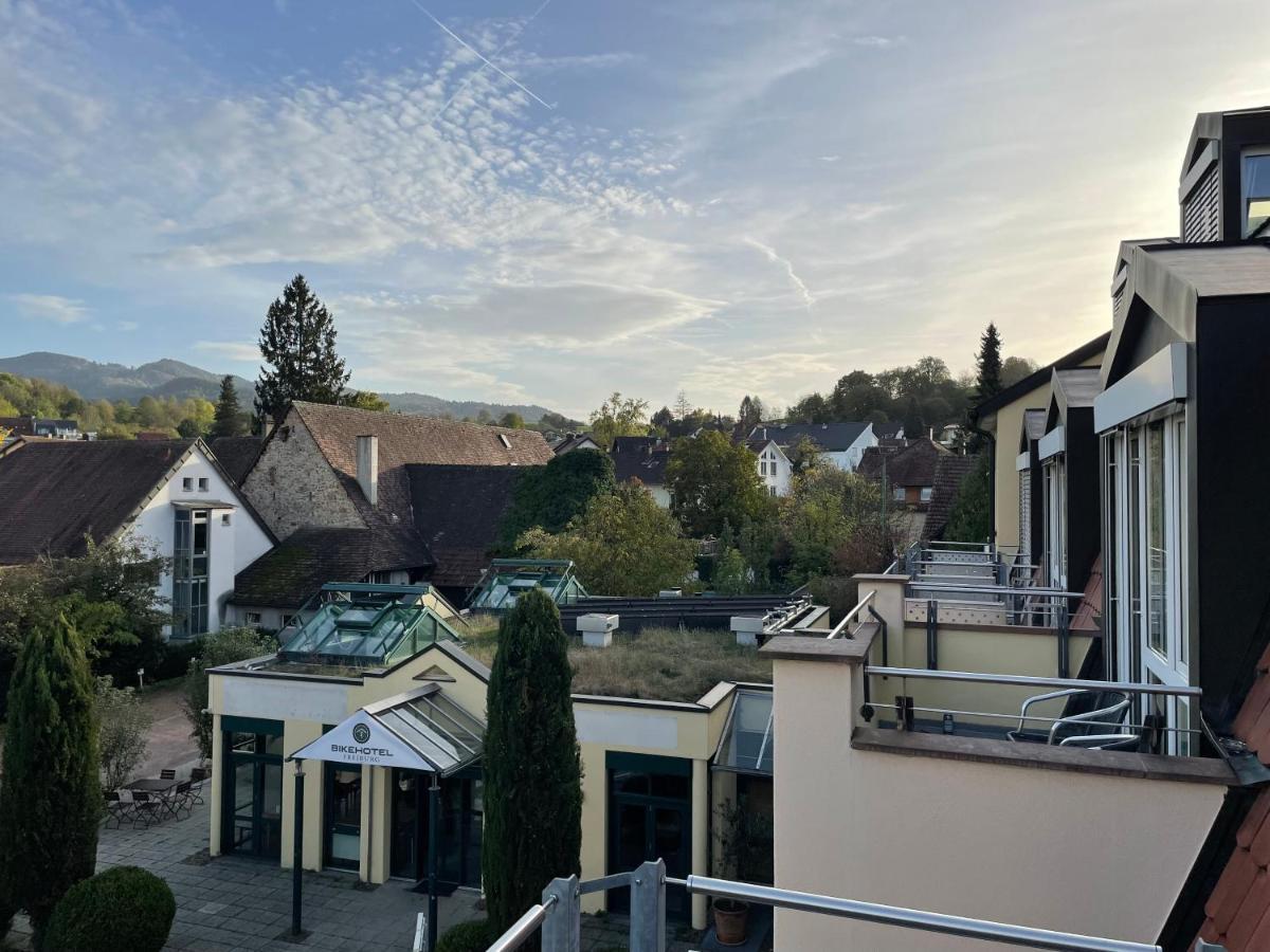 Bike- Und Ferienhotel Freiburg Merzhausen Екстер'єр фото