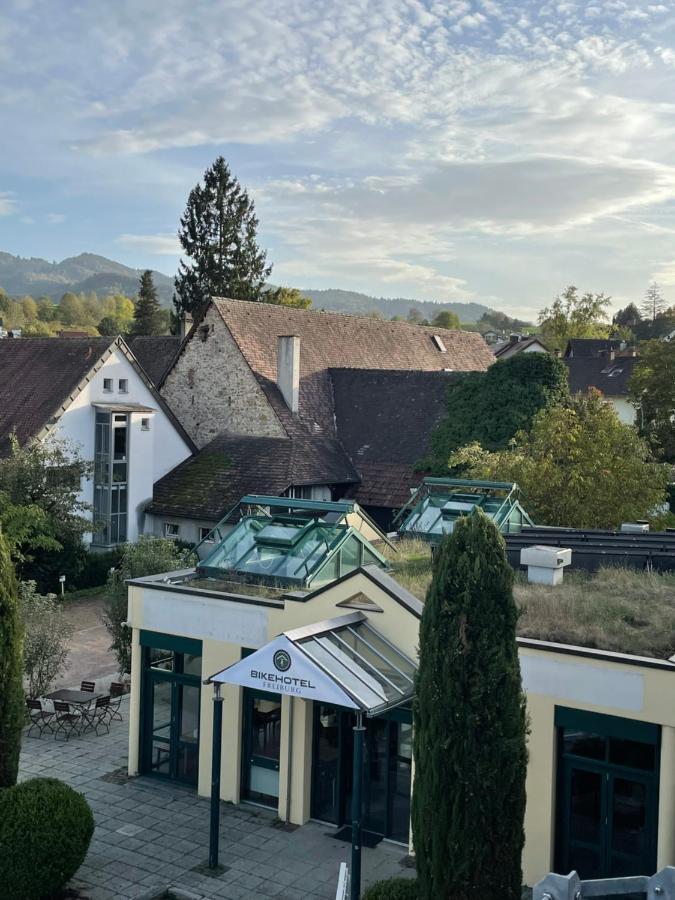 Bike- Und Ferienhotel Freiburg Merzhausen Екстер'єр фото